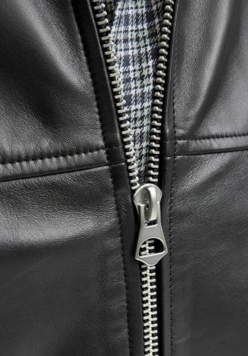 Куртка бомбер