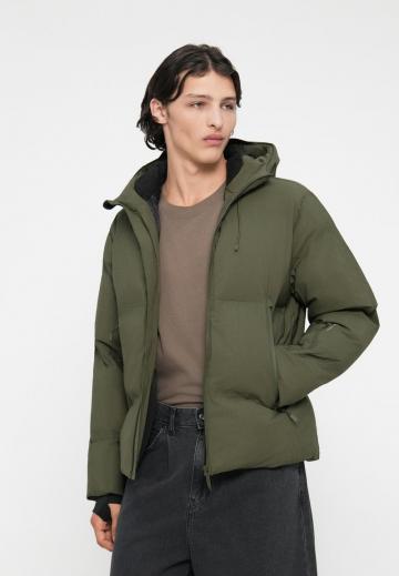 Зимняя куртка