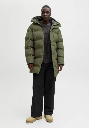 Зимняя куртка