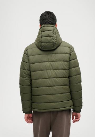 Зимняя куртка