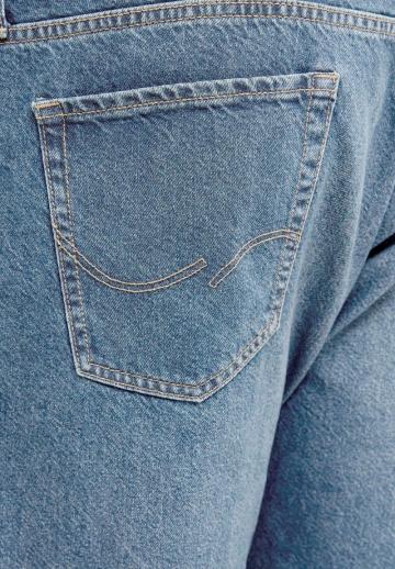 Прямые джинсы