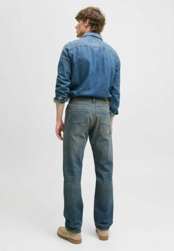 Прямые джинсы