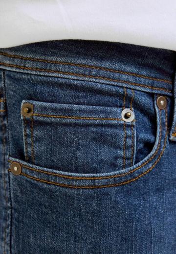 Прямые джинсы