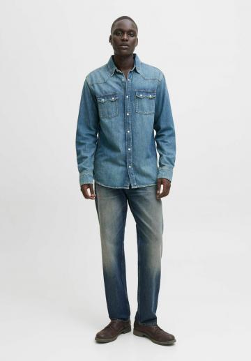 Прямые джинсы