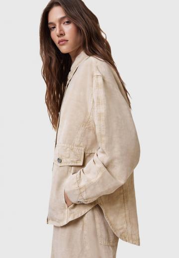 Куртка с накладнымит карманами