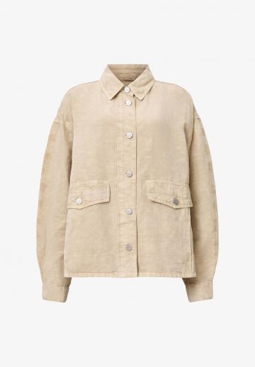 Куртка с накладнымит карманами