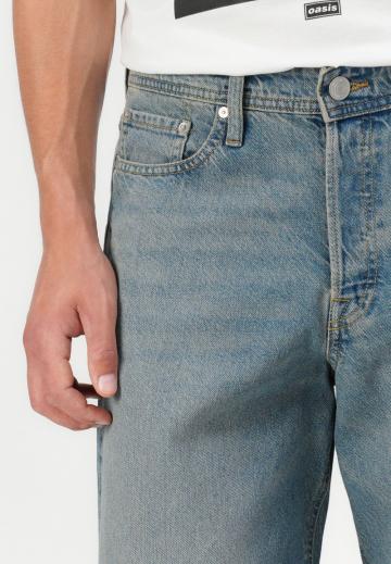 Прямые джинсы