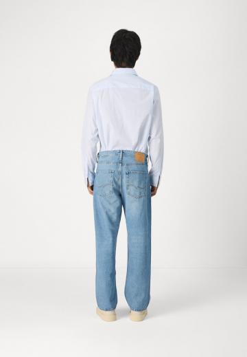 Свободные джинсы