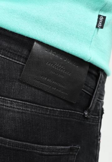 Узкие джинсы