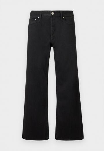 Свободные джинсы