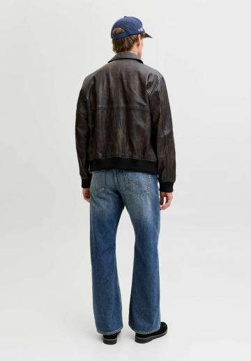 Клешеные джинсы