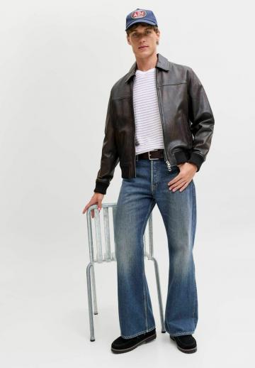 Клешеные джинсы