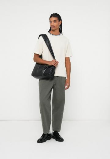 Свободные джинсы