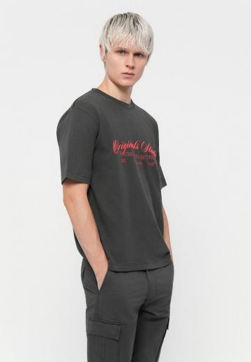 Брюки с накладными карманами