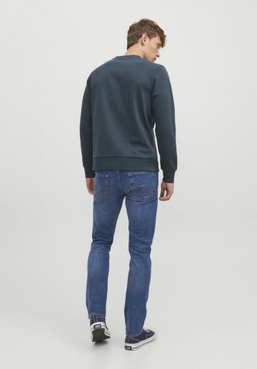 Узкие джинсы