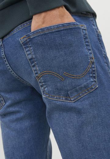 Узкие джинсы