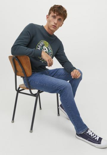 Узкие джинсы