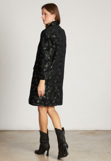 Короткое пальто