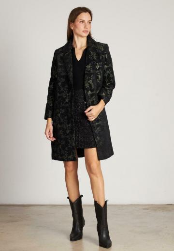 Короткое пальто