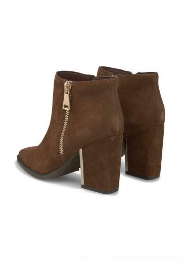 Полусапожки на высоком каблуке