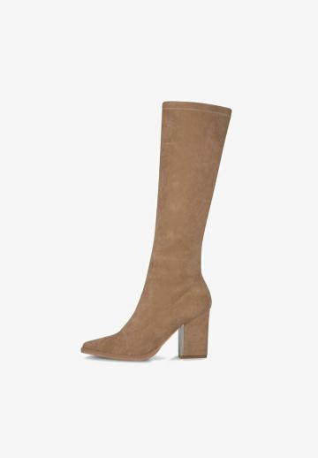 Высокие сапоги