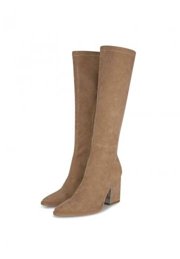 Высокие сапоги