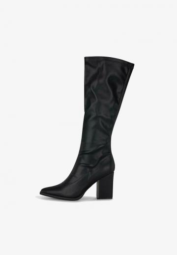 Высокие сапоги