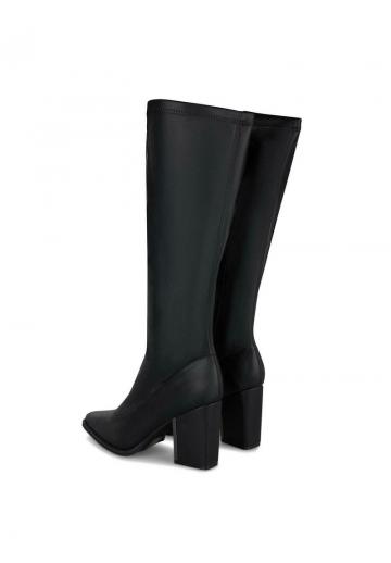 Высокие сапоги