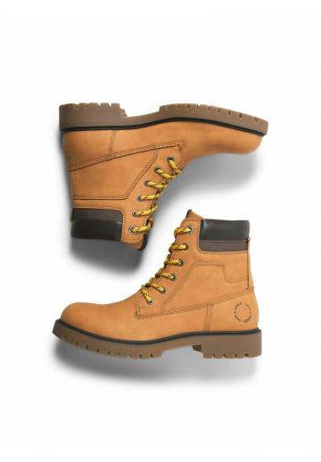 Ботинки на шнуровке