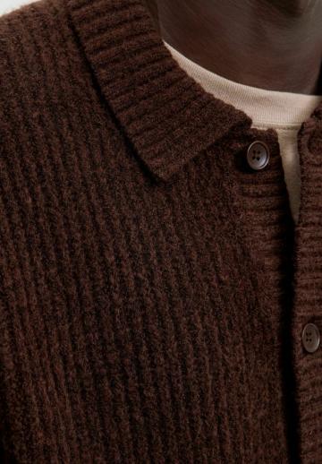 Вязаная кофта