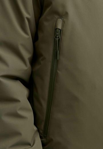 Зимняя куртка