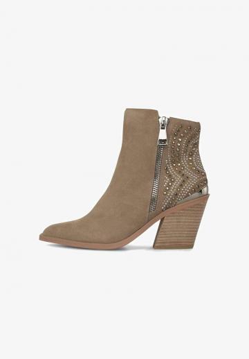 Полусапожки на высоком каблуке