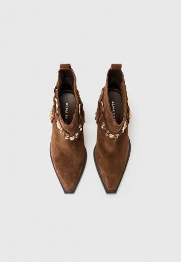 Полусапожки на высоком каблуке