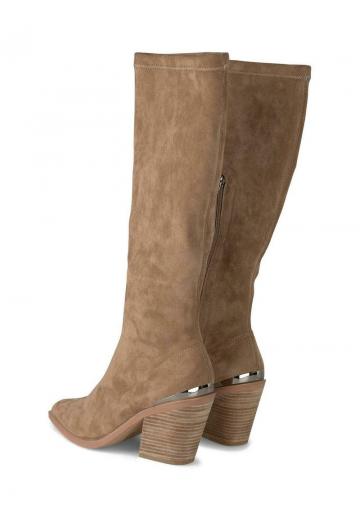 Высокие сапоги