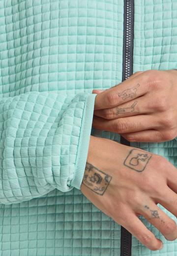 Спортивная толстовка