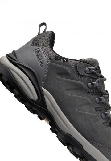 Походные кроссовки