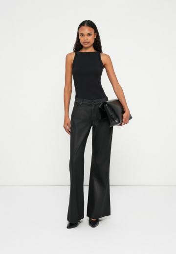 Клешеные джинсы