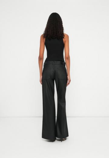 Клешеные джинсы