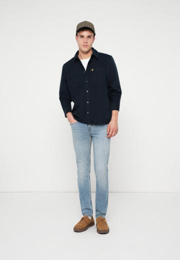 Узкие джинсы