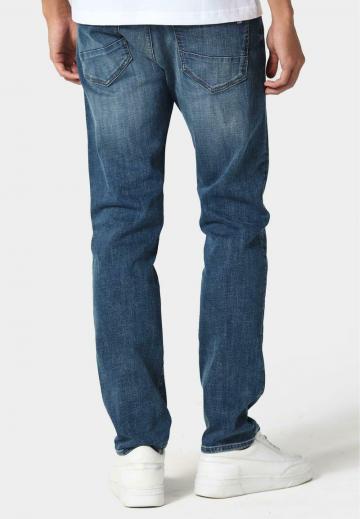 Узкие джинсы