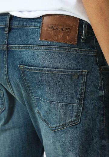 Узкие джинсы