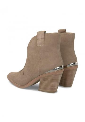 Полусапожки на высоком каблуке