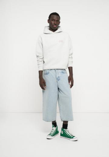 Пуловер с капюшоном