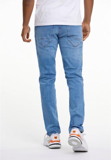 Узкие джинсы