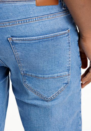 Узкие джинсы