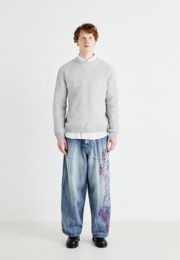 Свободные джинсы