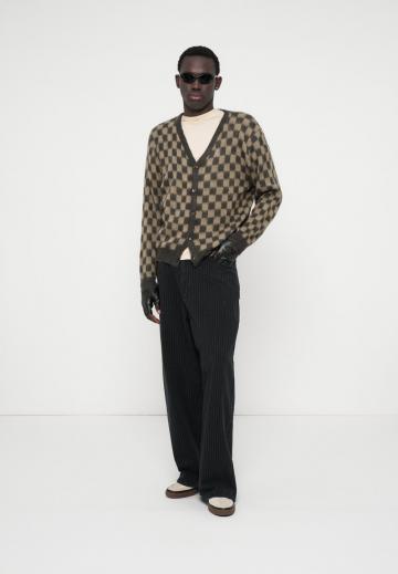 Свободные джинсы