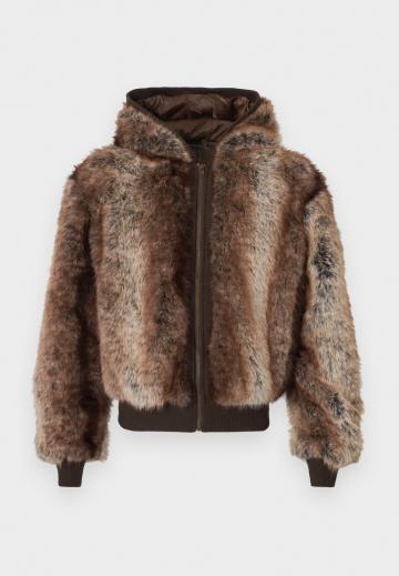 Зимняя куртка