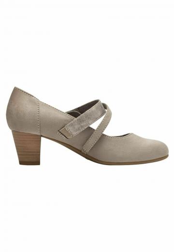 Туфли с высоким носом