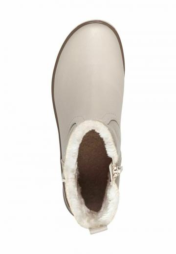 Сапожки на танкетке